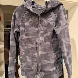 Lululemon Athletica Scub Gray Camo Zip-Up Hoodie size 6